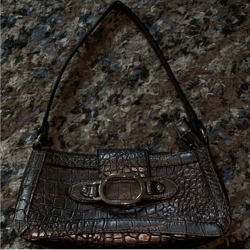 Elegant Brown Crocodile-Embossed Shoulder Bag